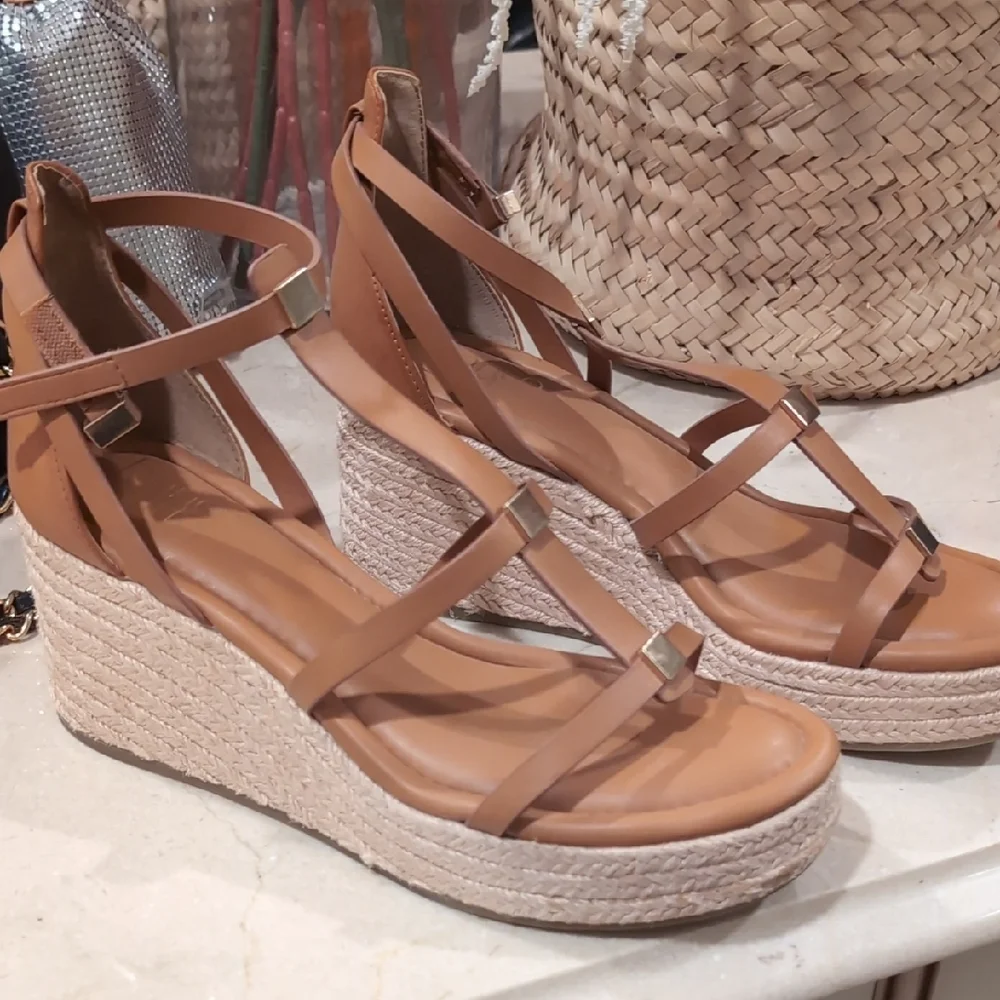 Women's Tan Wedge Sandals - Picture 5 of 6